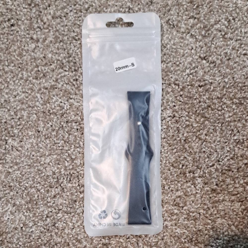 SALE! BUNDLE 5 Watch Bands For $10 And Ill Also Throw In A FREEBIE Or Two!